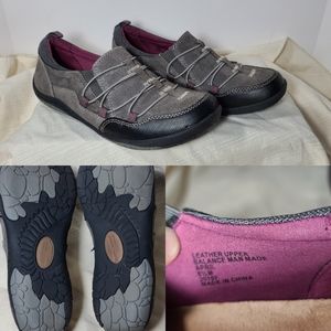 Earth Origins Slip on Hikers